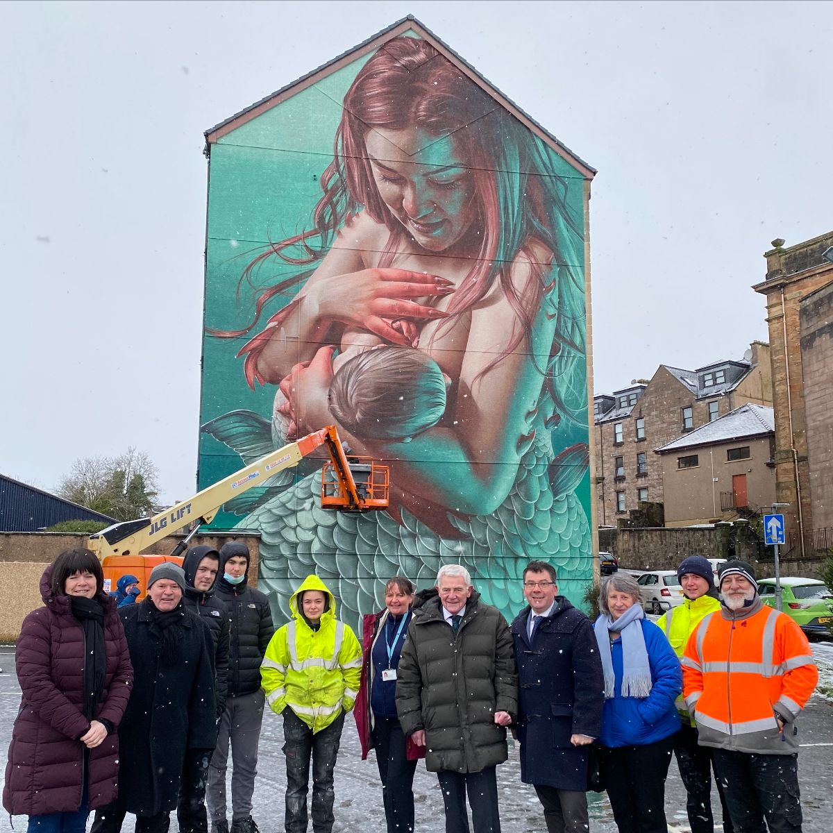 International artist creates striking Inverclyde breastfeeding mural