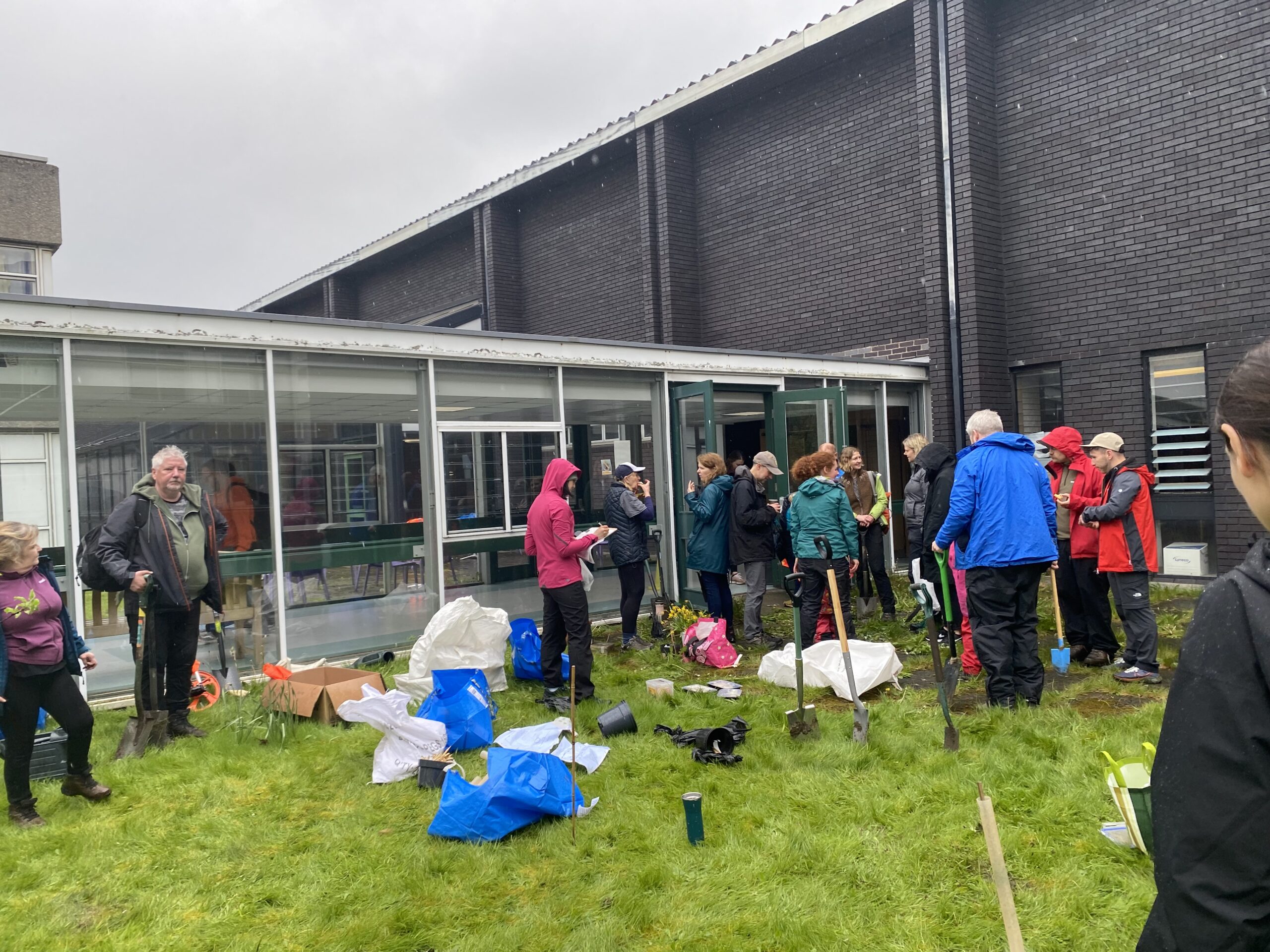 Royal Alexandra Hospital tree planting - volunteers stop for a cup of tea and some cake