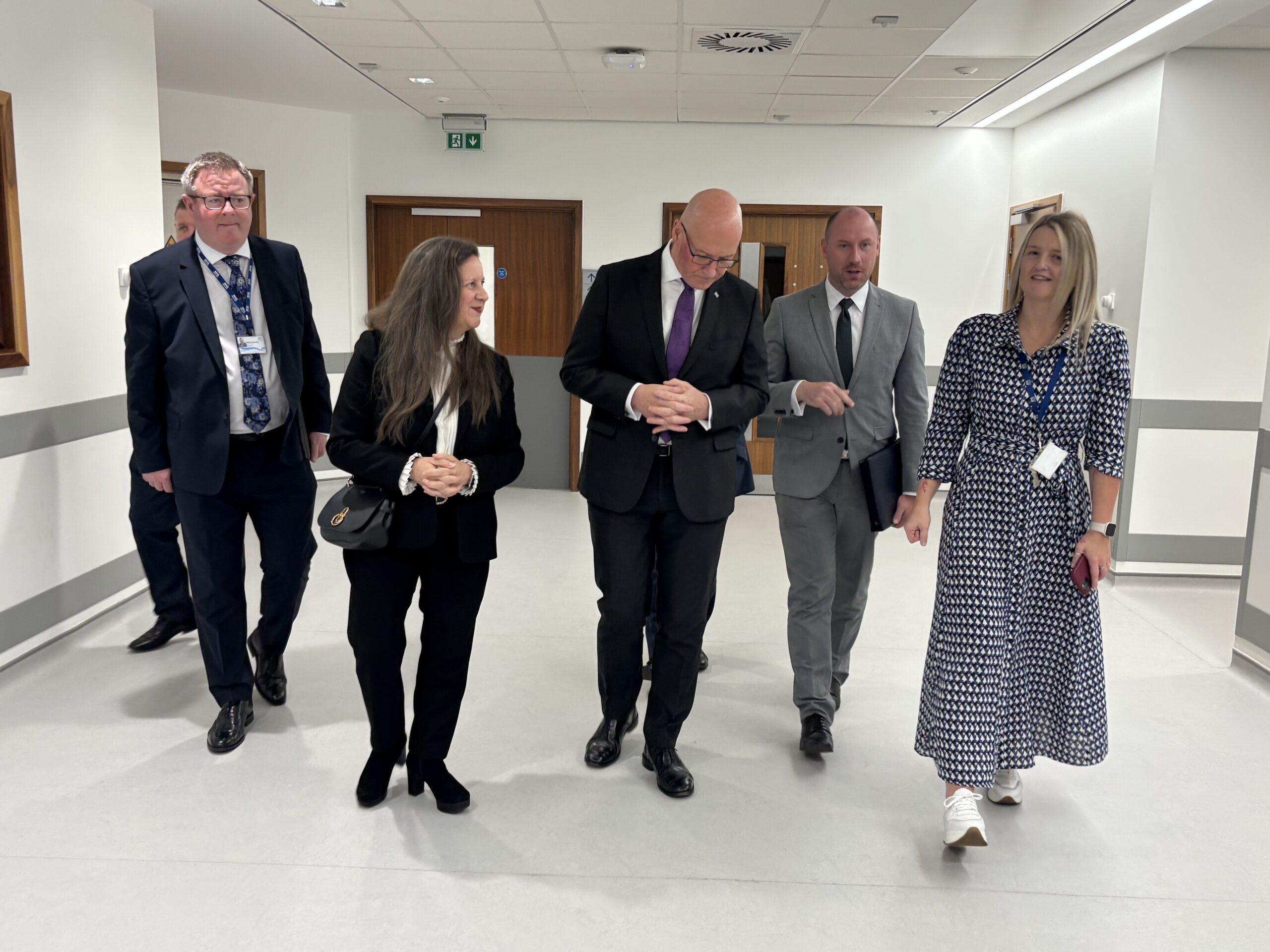 First Minister visits Imaging Centre of Excellence at QEUH