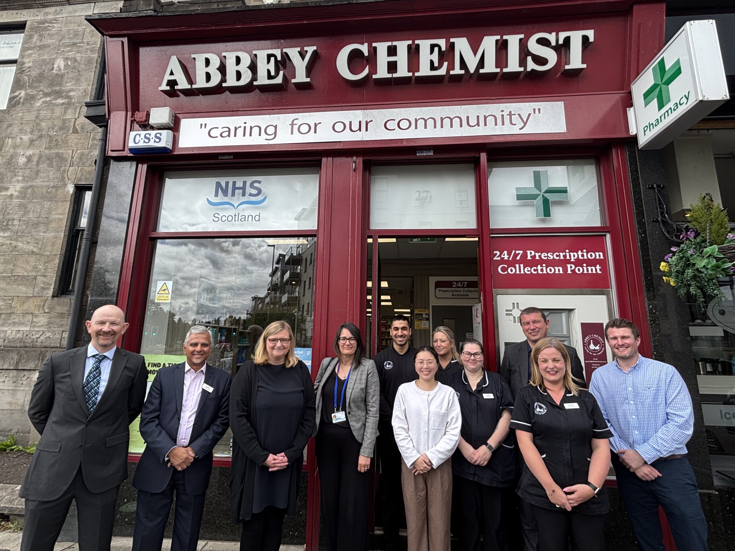 Public Health Minister Jenni Minto visits community pharmacy to champion Quit Your Way smoking cessation service
