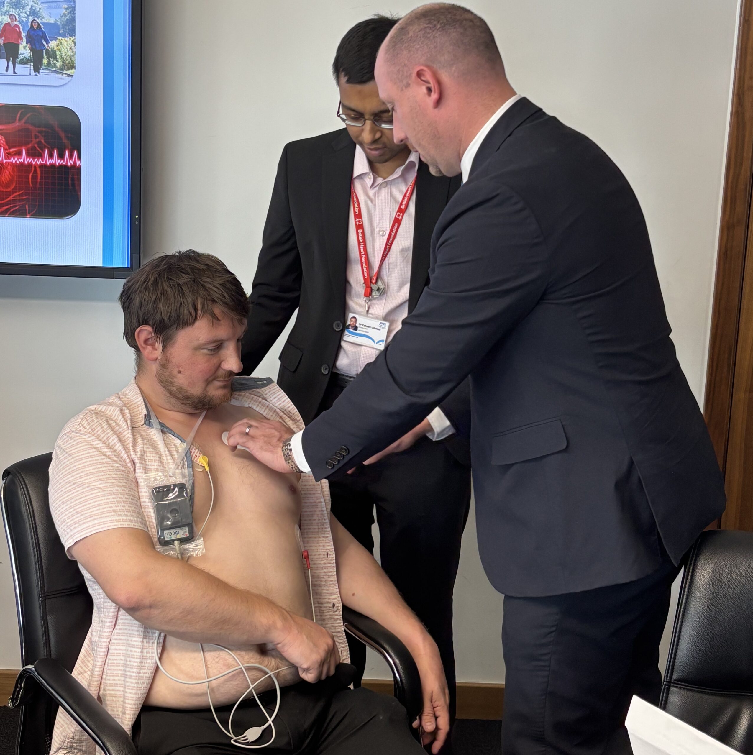 Health Secretary visits Queen Elizabeth University Hospital to announce national rollout of ECG patch monitor innovation