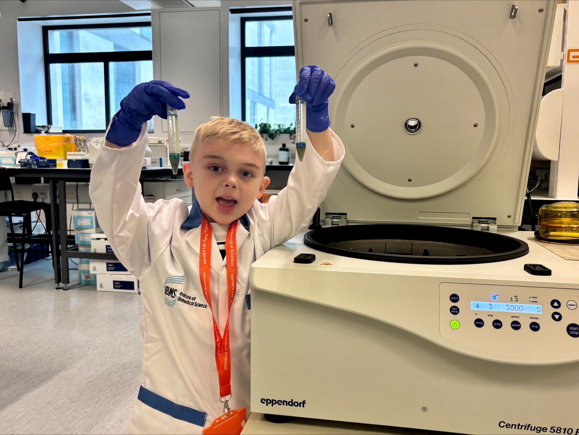Curious six-year-old Matthew becomes first child to go behind the scenes of NHSGGC’s labs